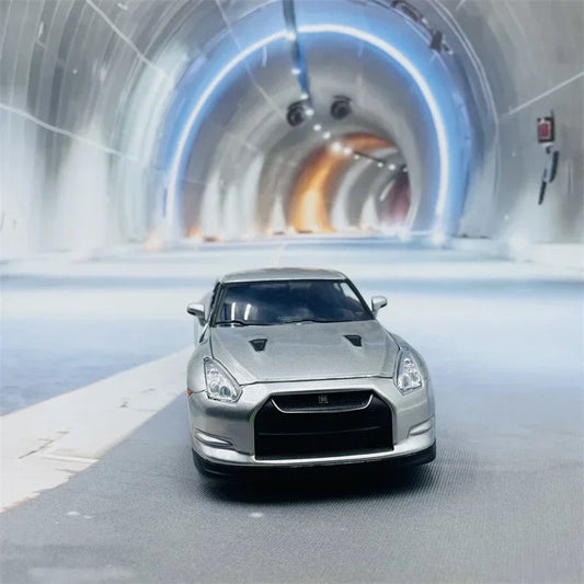 JADA 1:24 2009 NISSAN GT-R (R35) Alloy Car Model Boutique Children's Toys Hobby