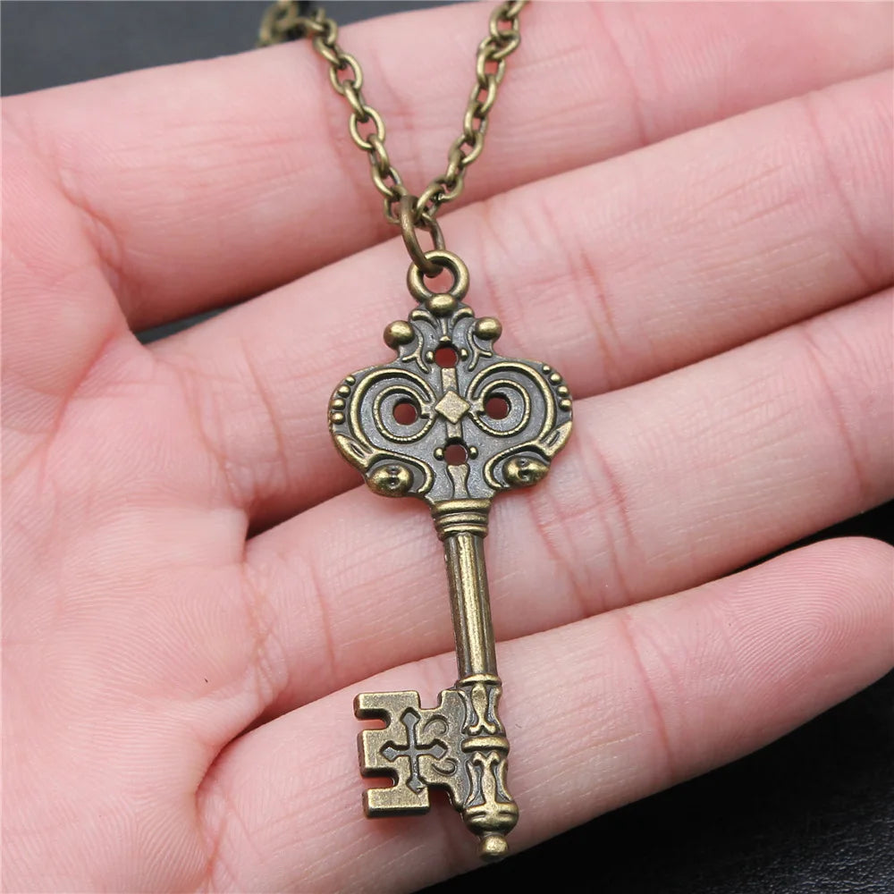 Vintage Big Key Pendant Long Chain Necklace For Women Girl Birthday Gift Enter University Gift Costume Jewellery Necklace