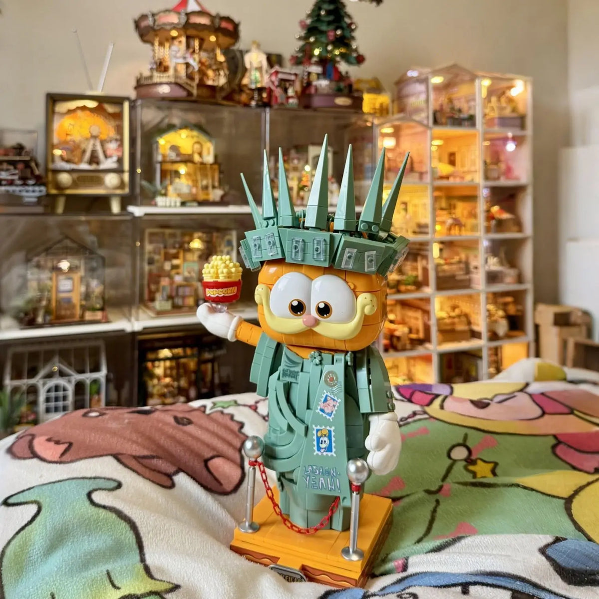 Garfield Building Block Statue of Liberty Children Cartoon Animation Assembly Toy Pharaoh Model Desktop Ornament Collection Gift