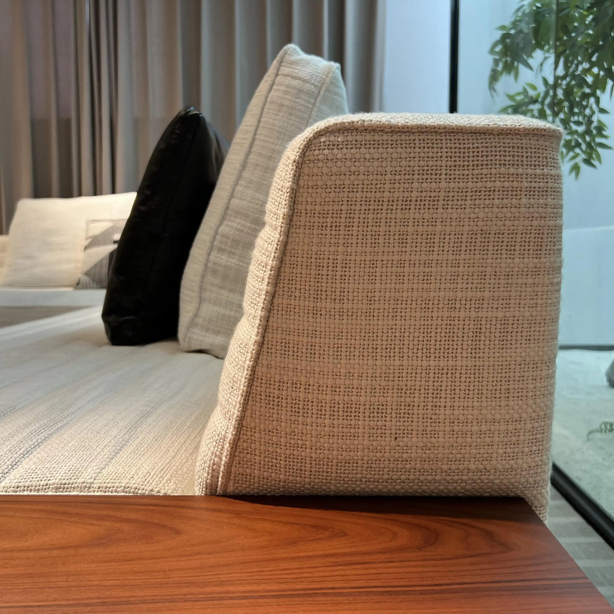 #Italian Design Minimalist Customizable White Fabric  Combination Home Furniture Villa Luxury Sofa