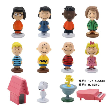 12Pcs/Set Hot Selling Japan Cartoon Peanuts Snoopy  Mini Figure Model Toys Miniature Cake People Collection Props