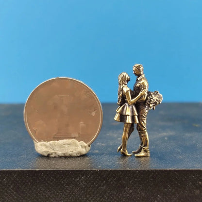 2.9cm Antique Brass Timeless Love Sculpture Couple with Flowers Miniature for Terrariums, Romantic Desk Decor & Collectible