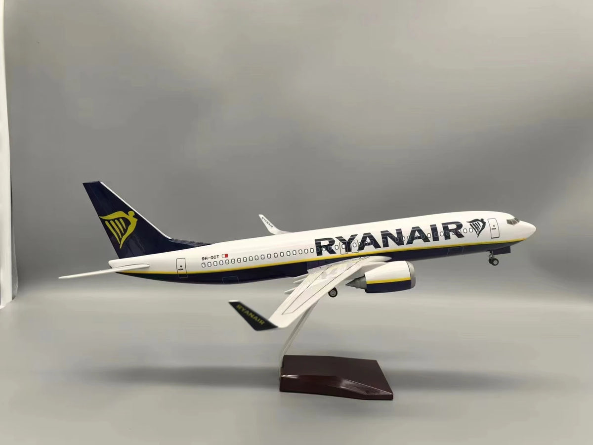 Ryanair Ireland B737-800 Aircraft Model 1:85 Scale 47cm 737 Aircraft Model Die-Cast Resin Aircraft with LED Lights Display Toys
