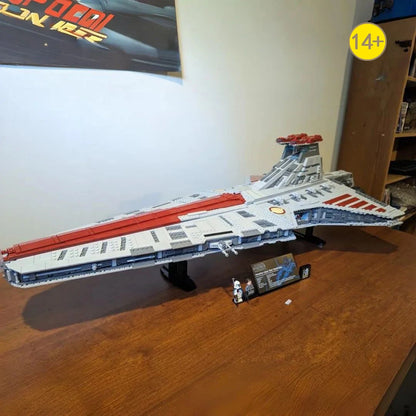 Cheapest Venator-class Republic Attack Cruiser Bricks Building Blocks 5374pcs Space Gunship Dispaly Model Gifts for Teenage Toy