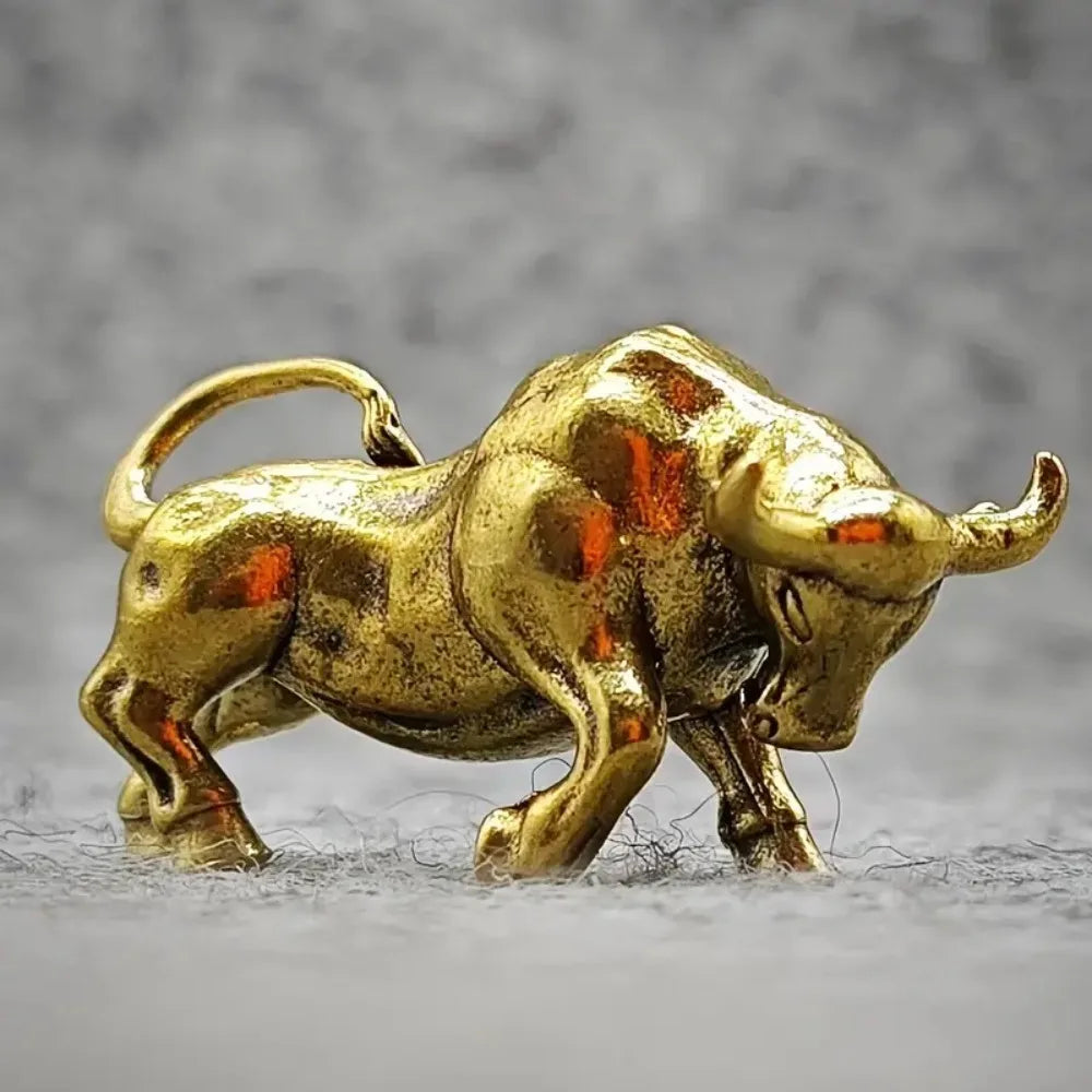 2pcs Vintage Brass Bullfighting Figurines Twelve Zodiac Chinese Mini Cattle Statue Solid Copper Lifelike Bull Ornament