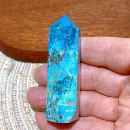 Natural Crystal Blue Flashy Apatite Tower Healing Gemstones High Quality Mineral Reiki Ornament Home Decorations Gift