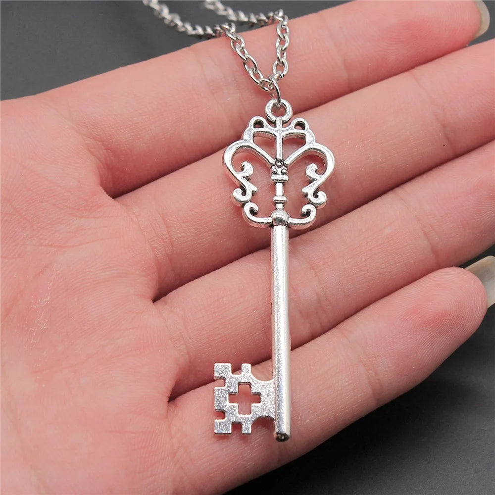 Vintage Big Key Pendant Long Chain Necklace For Women Girl Birthday Gift Enter University Gift Costume Jewellery Necklace