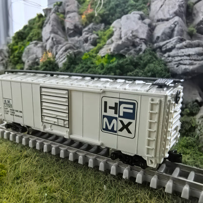 1:160 N Scale White Refrigerated Compartment Train Model, Compatible with Standard Track for Railway Diorama & Collector Disp