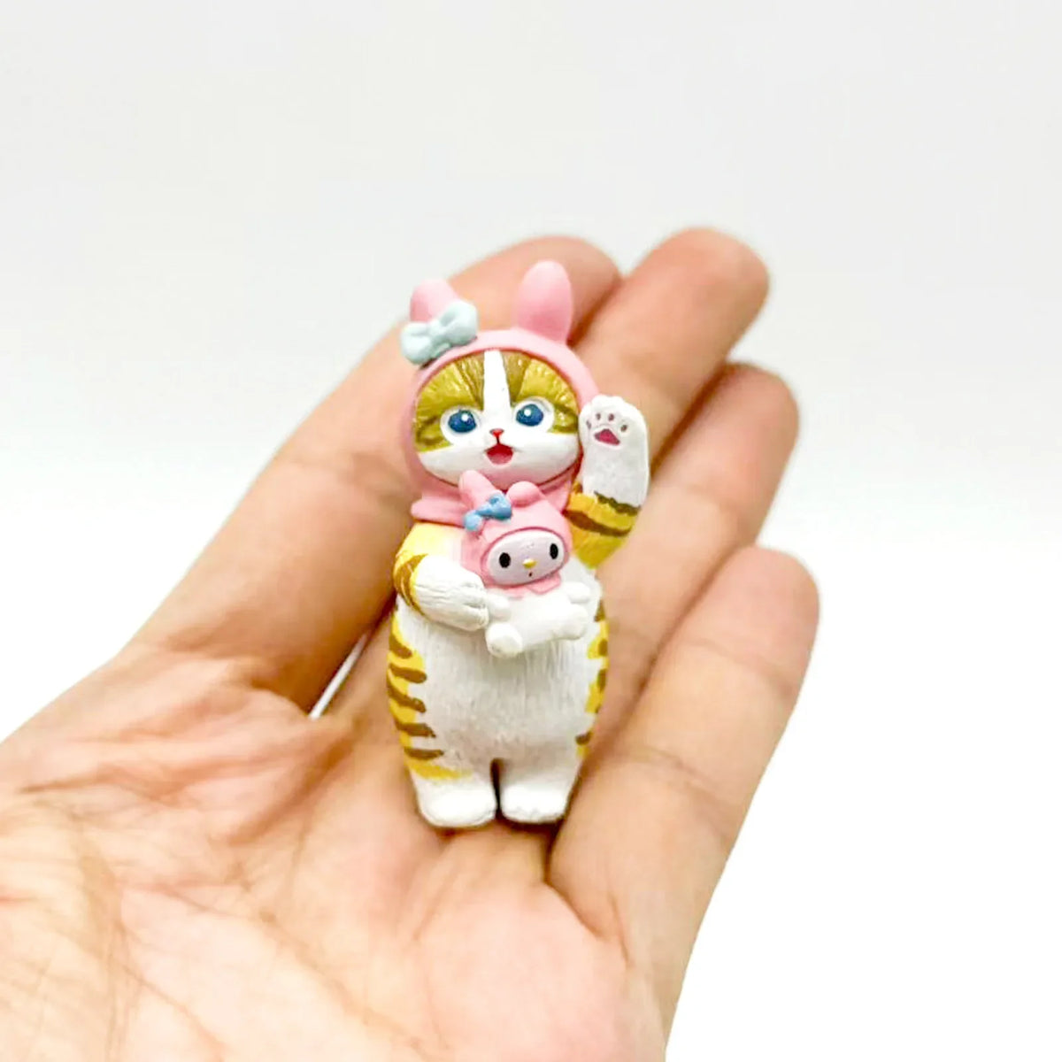 Mofusand Cats Pretend Sanrio Characters Cute Figure Holding Dolls Blind Box Melody Kuromi Cinnamoroll Hello Kitty Car Ornaments