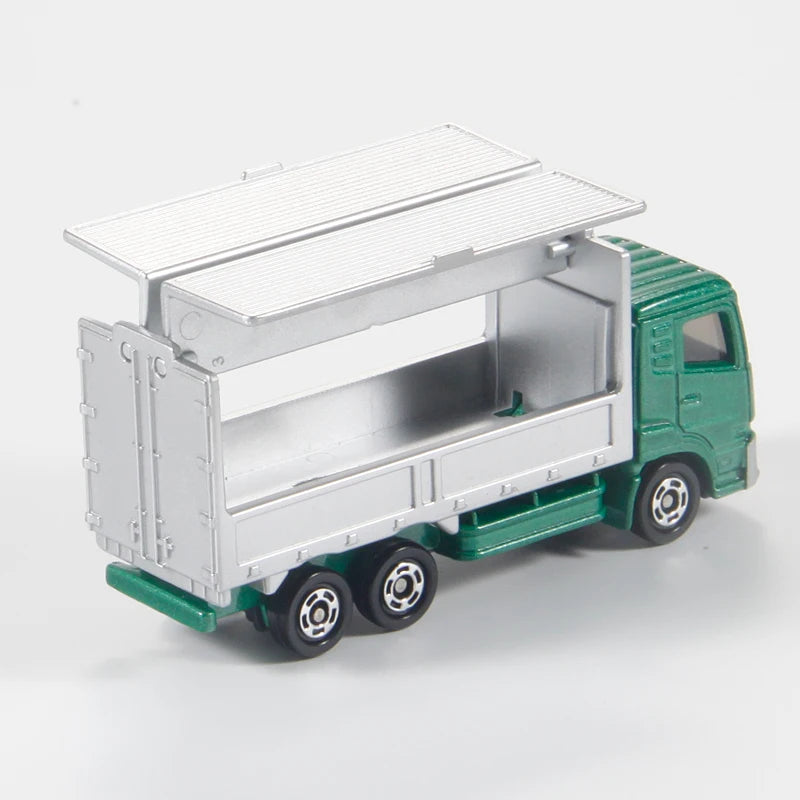 Takara Tomy Tomica No.31 UD Trucks Quon Car Alloy Toys Motor Vehicle Diecast Metal Model Kids Xmas Gift Toys for Boys
