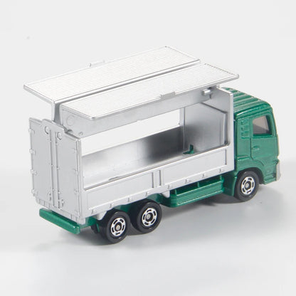 Takara Tomy Tomica No.31 UD Trucks Quon Car Alloy Toys Motor Vehicle Diecast Metal Model Kids Xmas Gift Toys for Boys