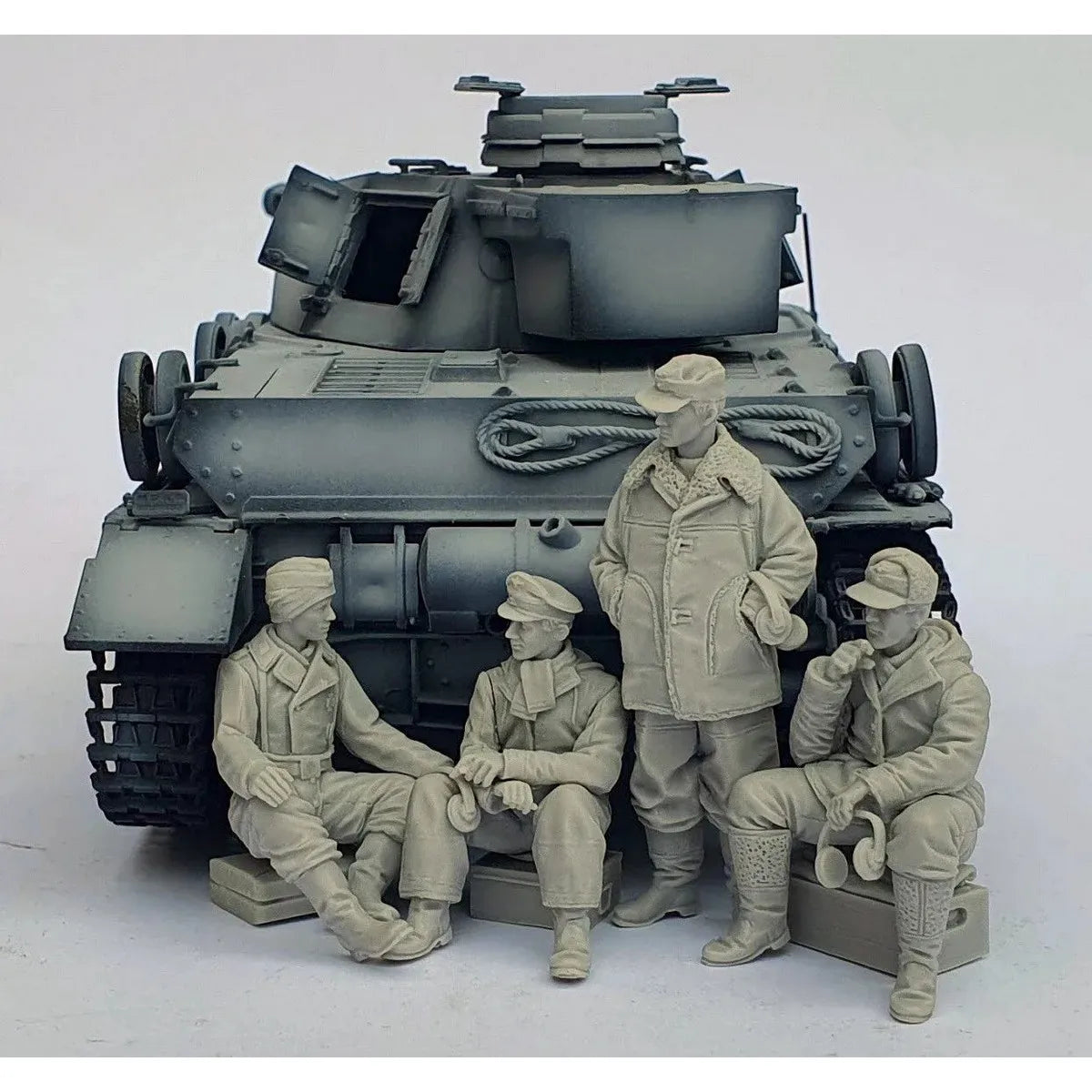 1/35 resin soldier model GK - Military theme - Two soldiers (4 figures) - Unassembled and unpainted DIY kit - 1220R