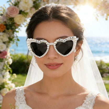 2Pcs Just Married Bride/Groom Accessories Wedding Day Supplies Bachelorette Party Decorations Bridal Shower Gift Honeymoon Trip