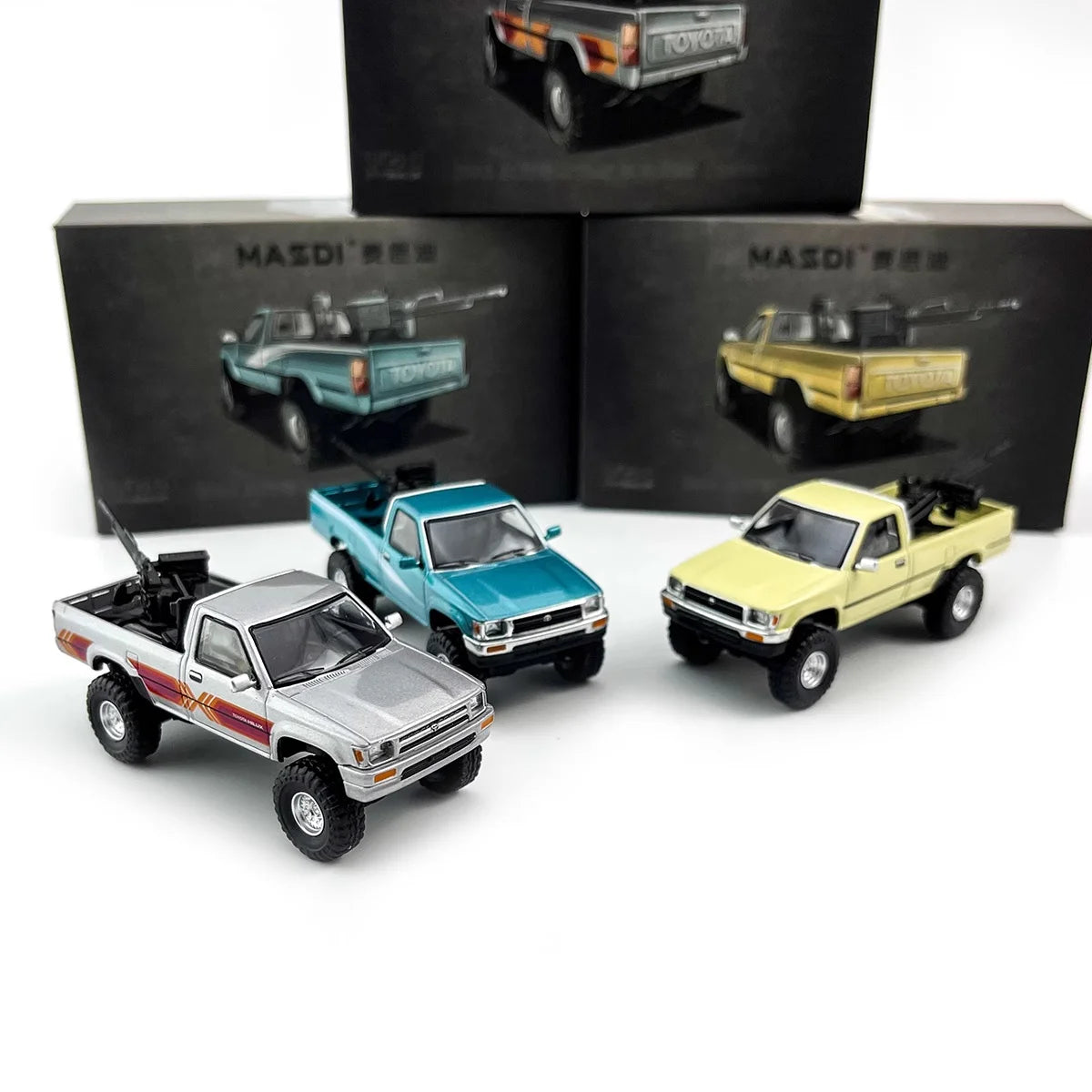 MASSDI 1:64 Toyota Hilux 1995 Single Cab 4WD Alloy Car Model