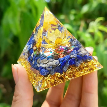 1pc Lapis Lazuli Lotus Symbole Orgone Pyramide, Crystal Organite Pyramid, Pyramid Ornament Lapis Lazuli Resin