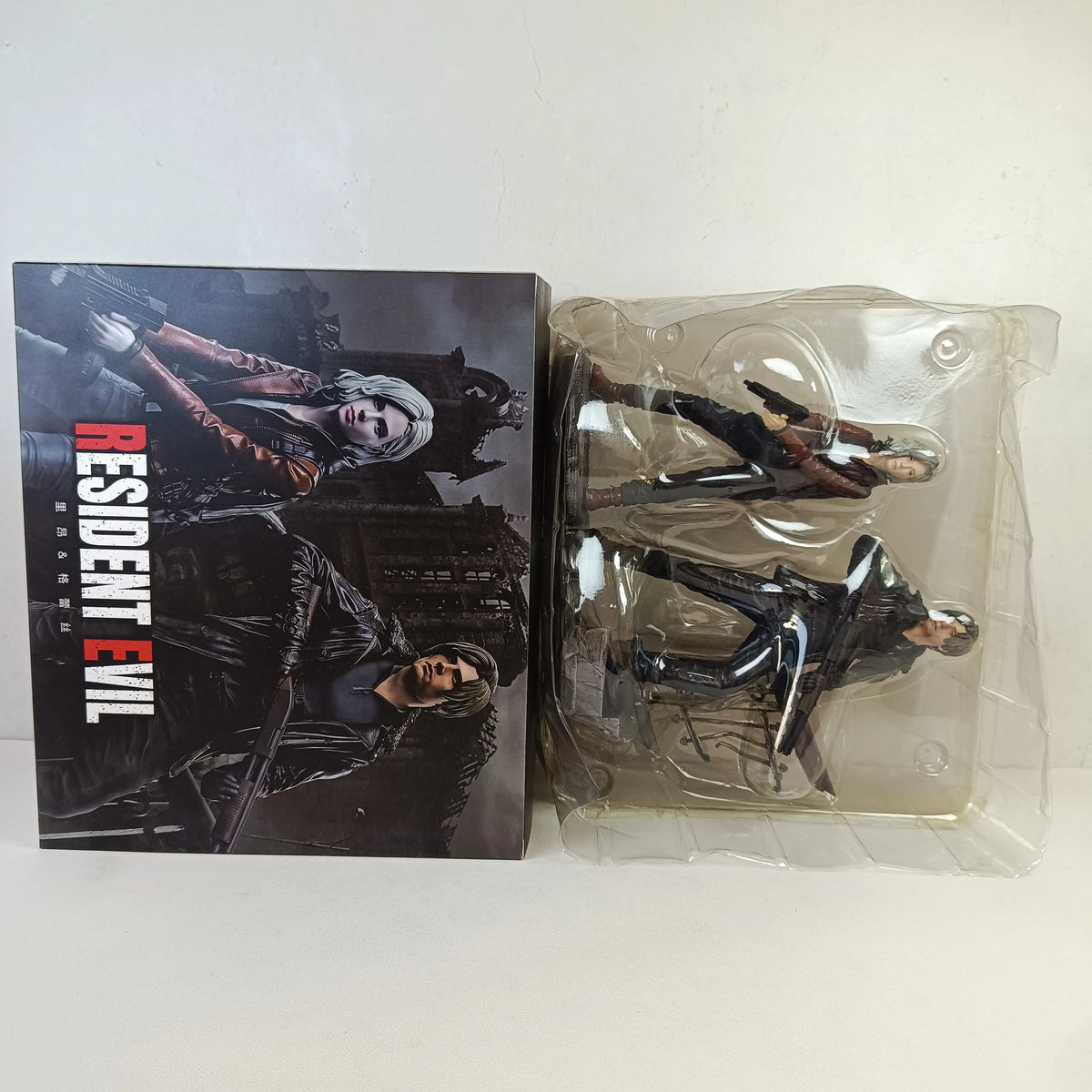 21cm Resident Evil Action Figures Leon And Grace GK Statue Decorative Figures