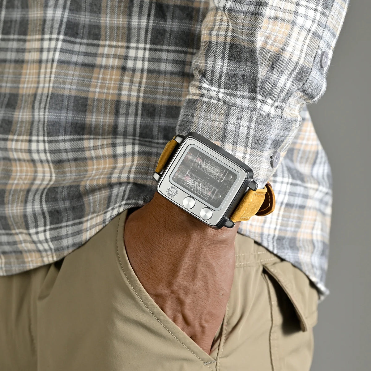 NEW NEONWORKS BACKTOFUTURE 2 Nixie Tube Digital Watch: Sapphire Glass, 9-Color Backlight, USB-C Wireless Charging