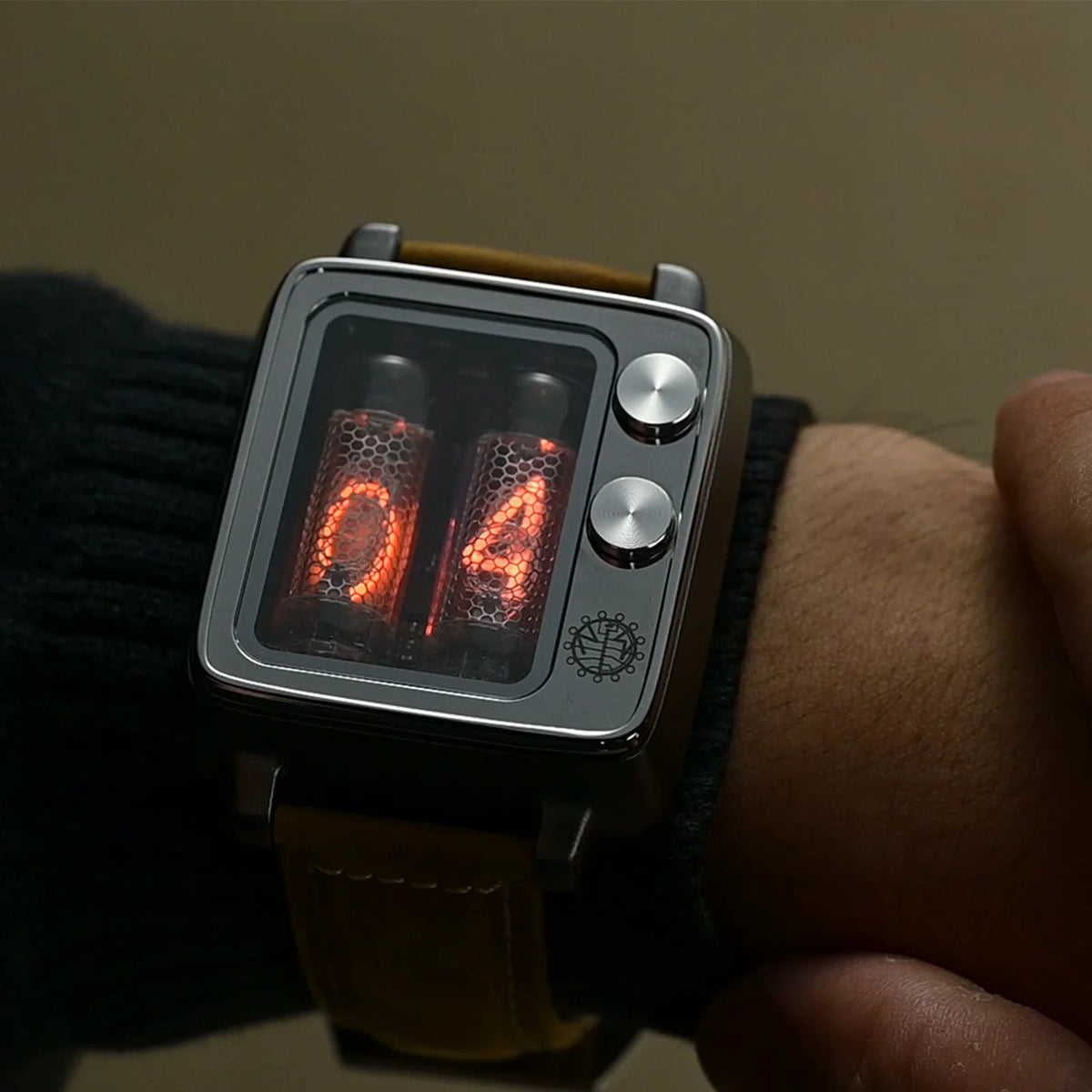NEW NEONWORKS BACKTOFUTURE 2 Nixie Tube Digital Watch: Sapphire Glass, 9-Color Backlight, USB-C Wireless Charging