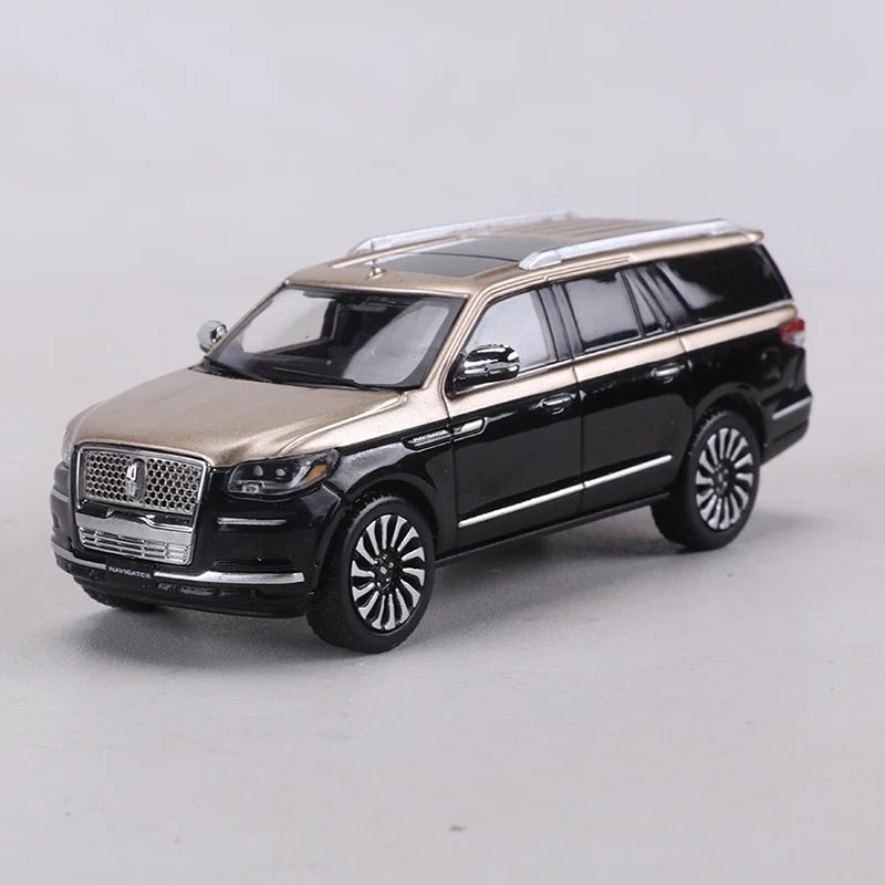 SHADOW PRO 1:64 Lincoln Navigator L Black/Silver Alloy Model Car