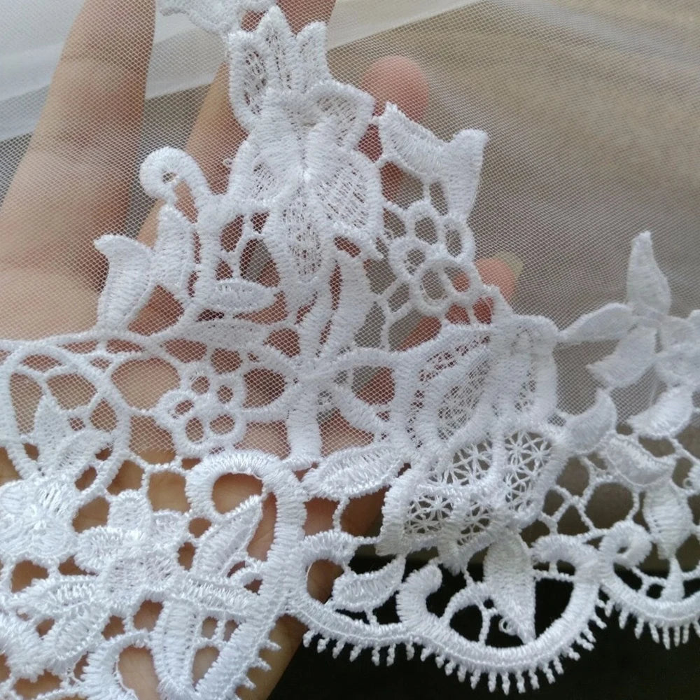 Two Layers Lace Applique Edge Bridal Veil with Comb Women Wedding Accessories White Ivory