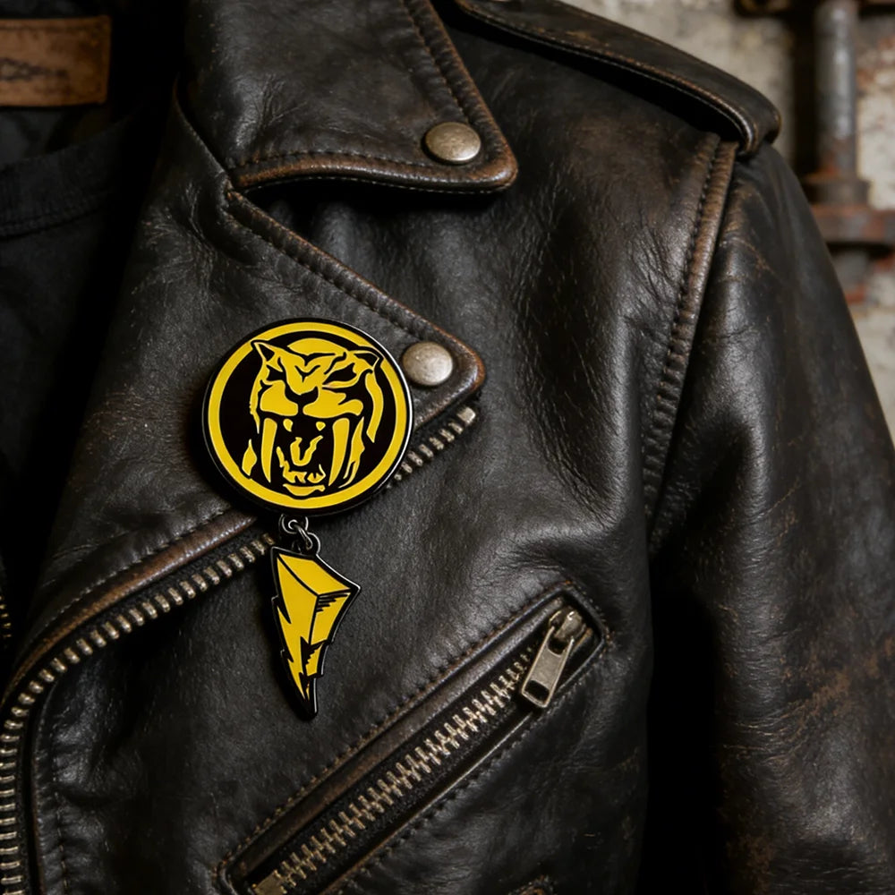 Mighty Morphin Power Rangers Yellow Ranger Enamel Pin Sabertooth Tiger Power Coin Brooch Lightning Bolt Pendant Metal Badge Gift