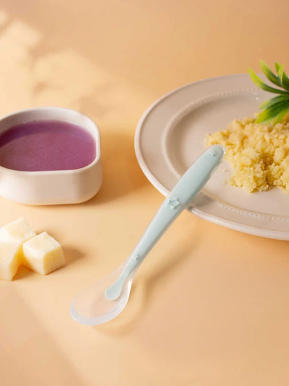 9 Colors Baby Silicone Spoon Learning Spoon Star Pattern Large Small Spoon Set Soft Silicone Feeding Spoon Training Baby Reborn