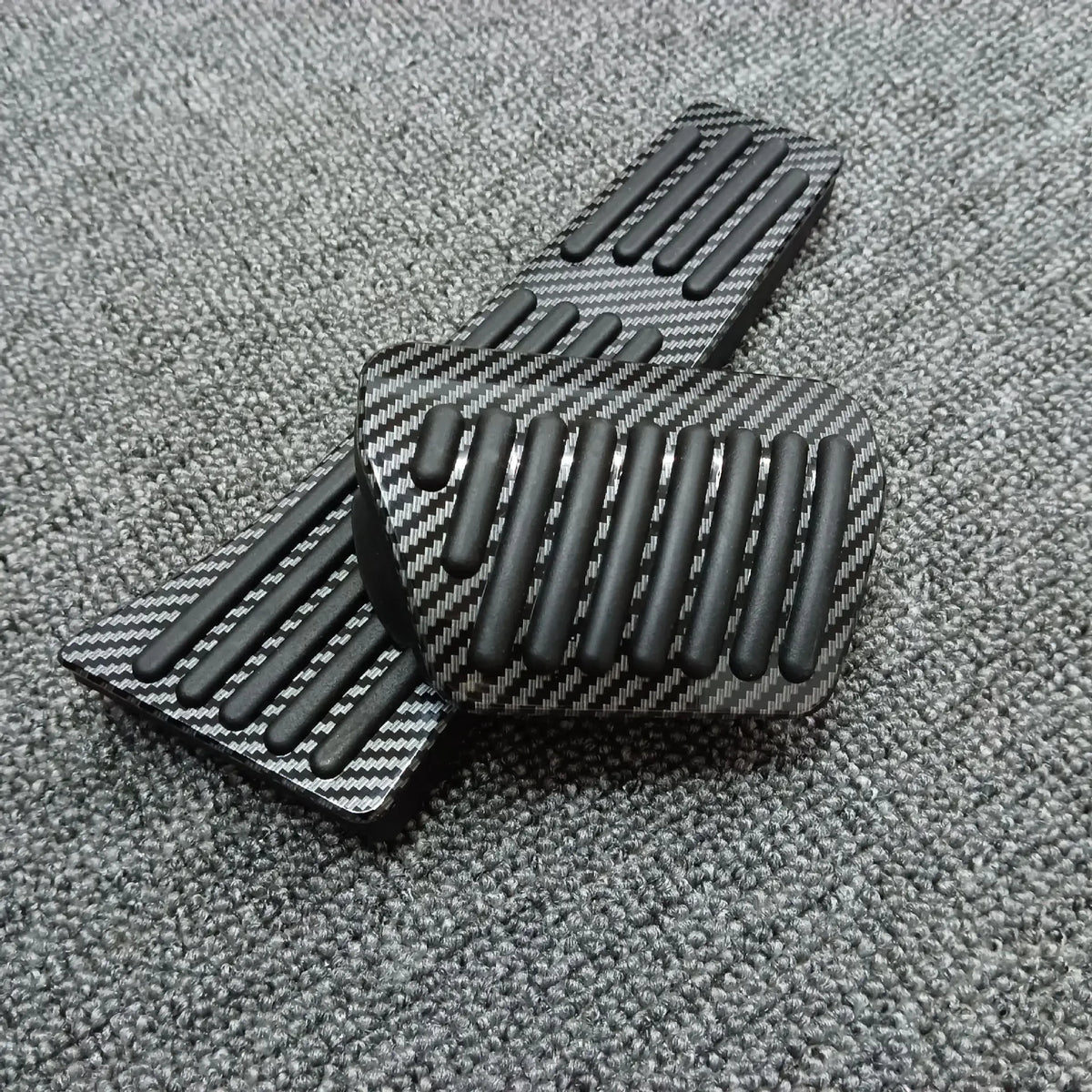Anti-Slip Carbon Fiber Gas Pedal Covers for BMW 1 2 3 4 5 6 7 Series X3 X4 X5 X6 X7 F15 F16 F30 G11 G20 Interior Accessories