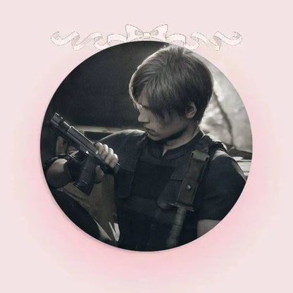 Game Resident Evil Cartoon Leon Kennedy Badges 25 32 44 58 75 Mm Round Cosplay Pin Bag Decor Friends Gifts Brooch Souvenir