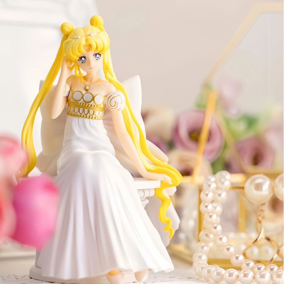 Hot 15cm Seated wedding dress Sailor Moon Tsukino Usagi Anime Figure Decoration Collection Doll Action Model Toys for Gift