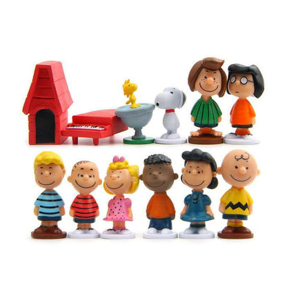 12Pcs/Set Hot Selling Japan Cartoon Peanuts Snoopy  Mini Figure Model Toys Miniature Cake People Collection Props