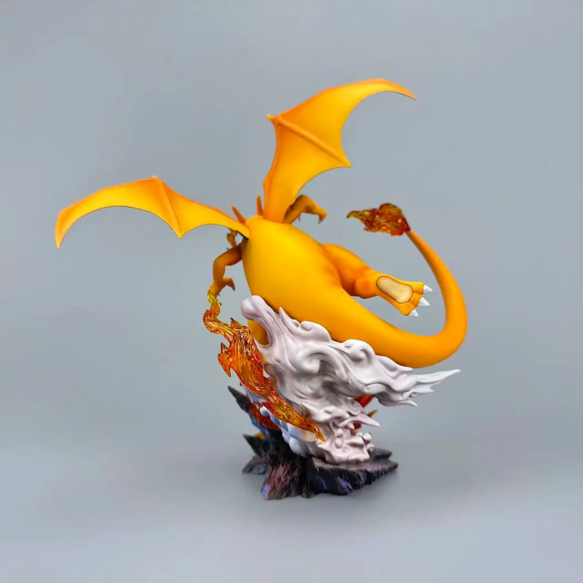 17cm/6.69in Anime Pokemen Figure Charizard Gary Oak Action Figures Pvc Statue Desktop Ornamen Collection Model Toys Gifts