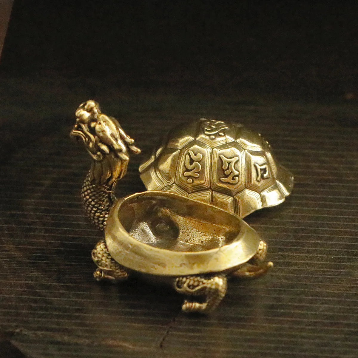 1 New Creative Dragon Turtle Incense Burner Ornaments Xuanwu Zen Office Desk Incense Seat Copper Ornaments