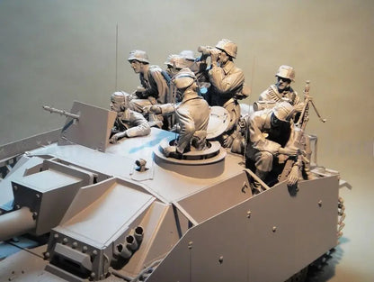 1/16 Casting Resin Model Kit Tank Corps Members 8 People Including Scene Model Unpainted