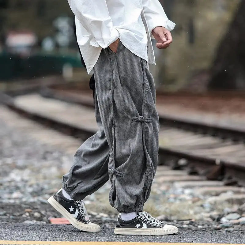 New Chinese Style Hanfu Cargo Pants Man Outdoor Buckle Design Stereo Clipping Japanese Casual Pants Elastic Waist Hallen Pants