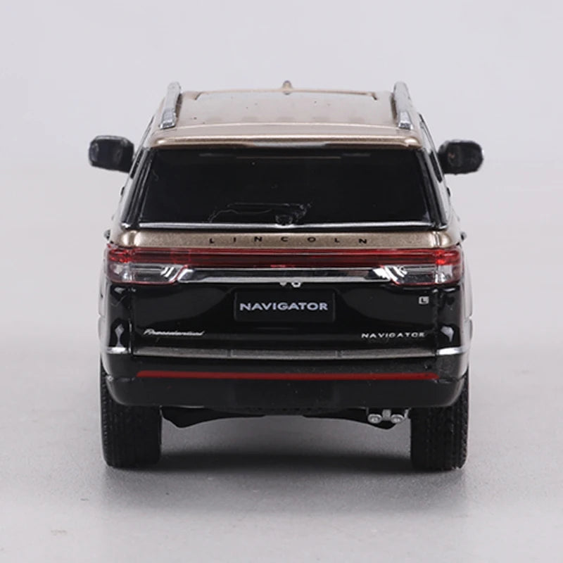 SHADOW PRO 1:64 Lincoln Navigator L Black/Silver Alloy Model Car