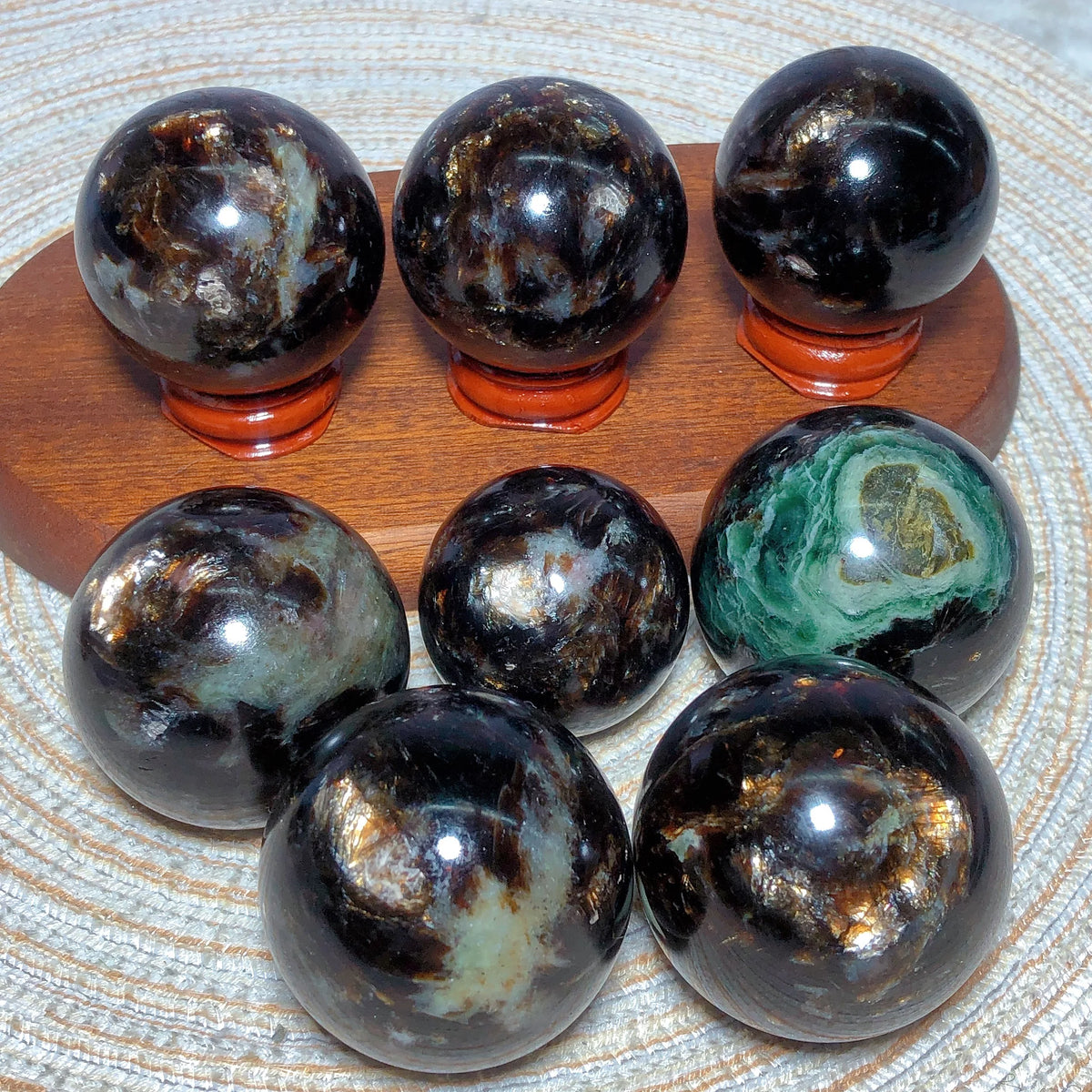 Natural Crystal Phlogopite Golden Flashy Mica Sphere Painting Gemstones Mineral Energy Reiki Home Decorations Gift