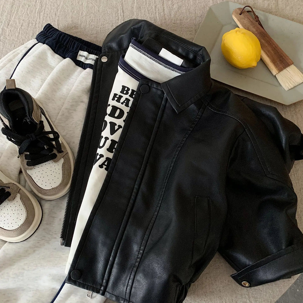 Spring Autumn New Girls boys Leather Jacket Solid Color Lapel Handsome Motorcycle Zipper Coat For 2-8Y Kids Fashion Pu Outwear