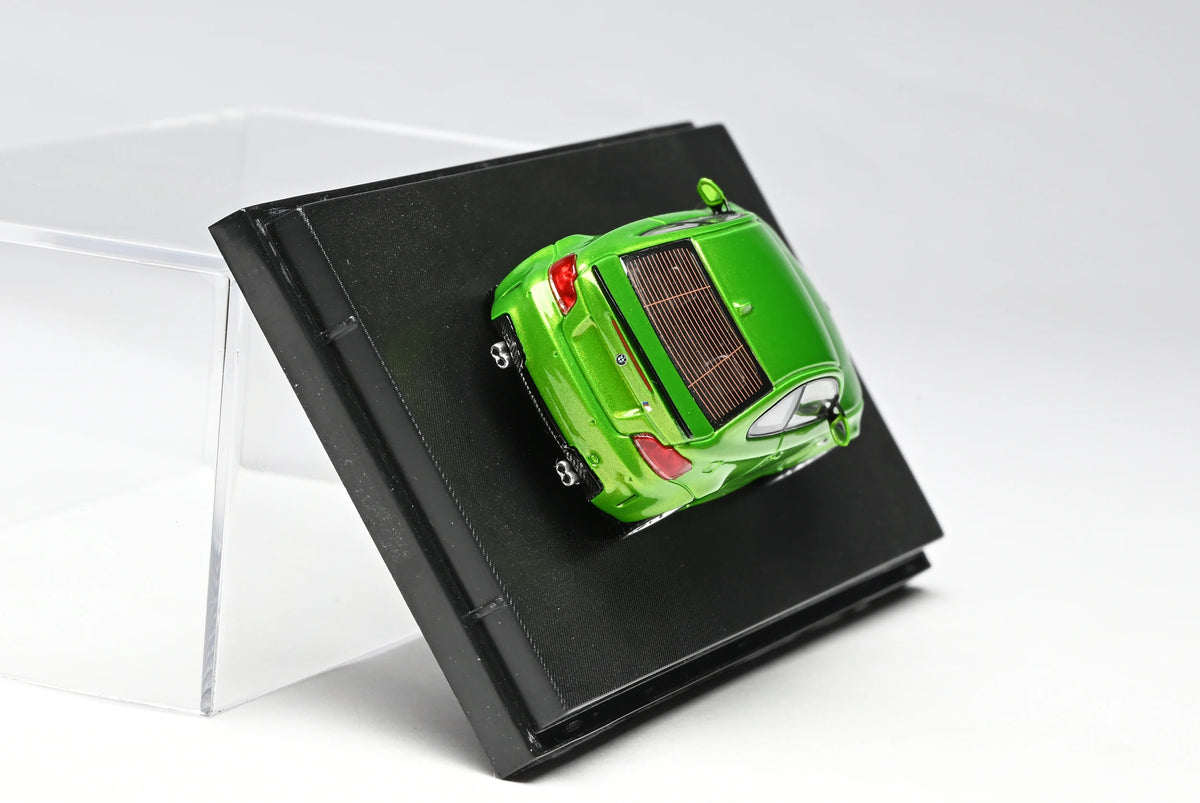 7CM Model 1/64 1M Coupe E82 Model Car Vintage Cars Diecast Vehicle Collection Model With Display Case Gifts for Adults