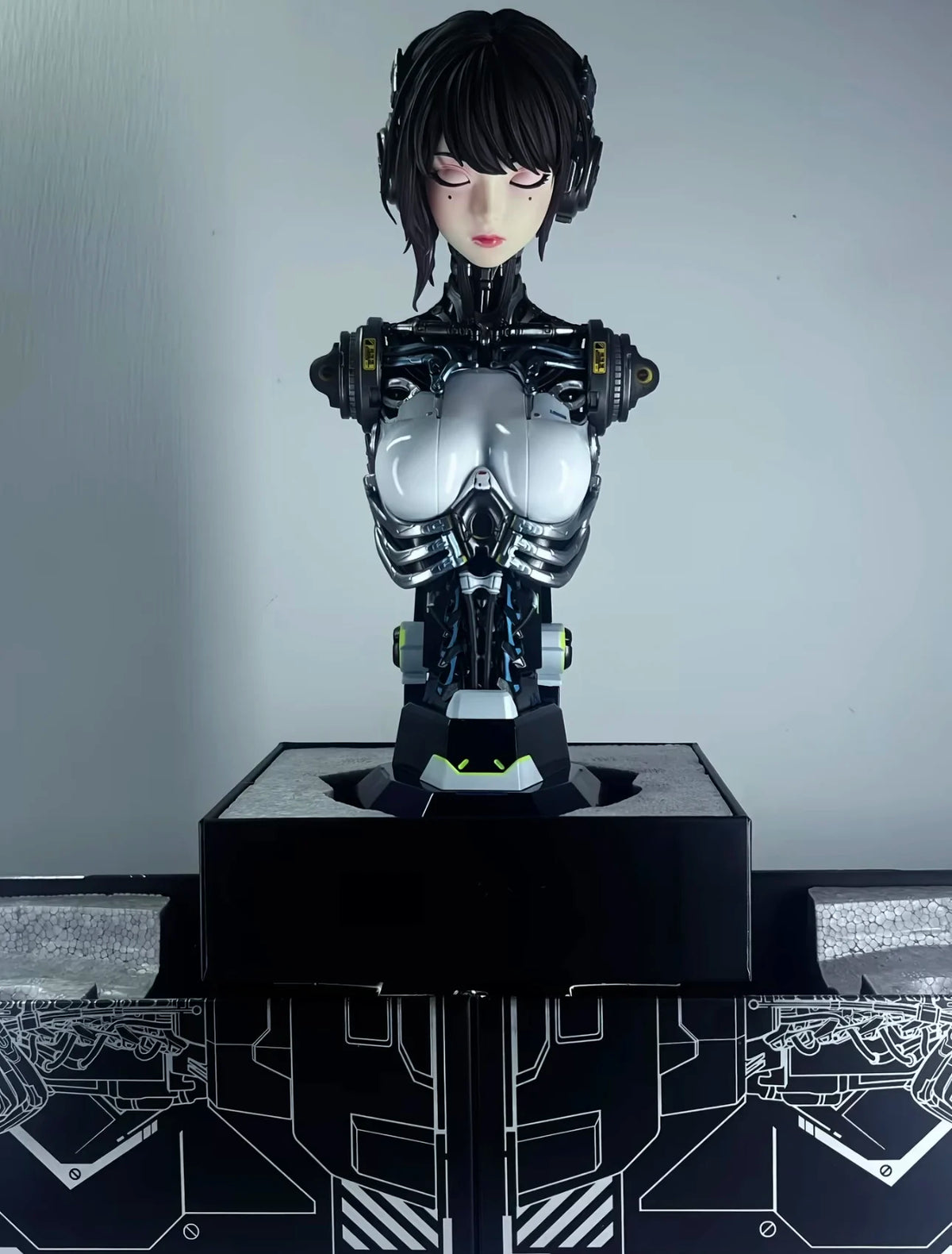 ASH Ling Cage Bust Statue Art Toy Collectible Statue Home Decoration Ornament Birthday Gift