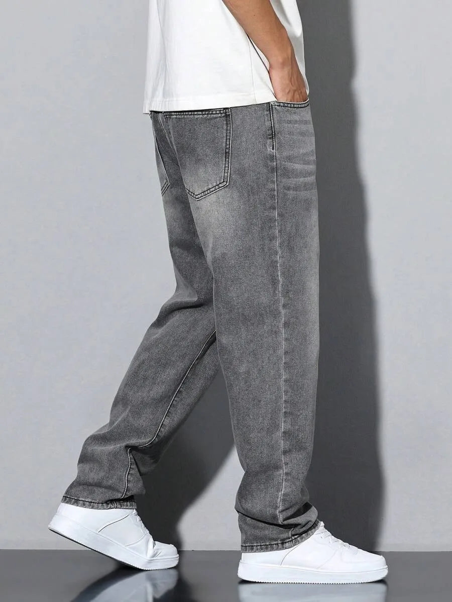 Men's straight skinny grey jeans, straight and simple design, suitable for daily wear in all seasons