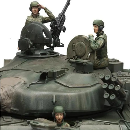 1/16 Die-casting resin figure model assembly kit unpainted need to assemble Russian tank female soldier three-person model