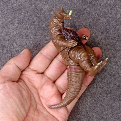 Bandai Ultra Kaiju Series Monster World Gomora Mini Figure - Collector's Gift for Ultraman Fans - Perfect for Party Decor