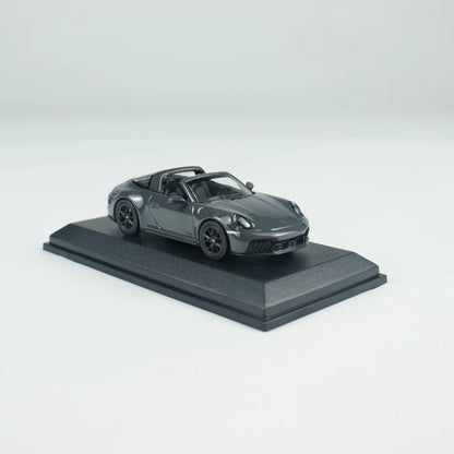 MINICHAMPS 1:64 911 (992.2) TARGA 4 GTS -2025- A realistic alloy car model for static display, boys' toy, adult collection piece