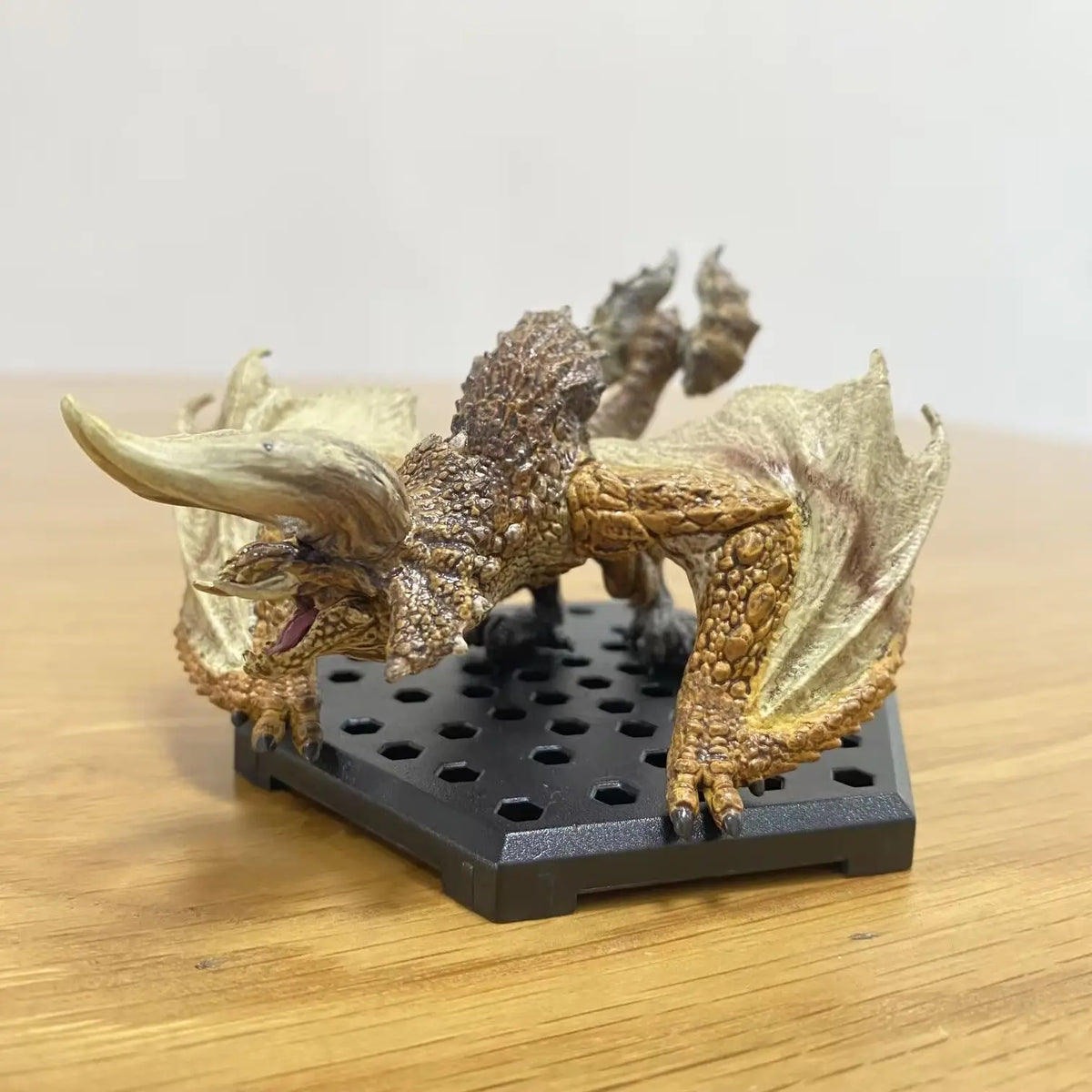 Monster Hunter World Iceborne Gaming Peripherals Figure Models Hot Dragon Action Figure Decoration Toy Model birthday gift