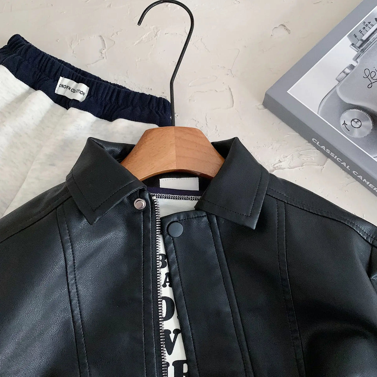 Spring Autumn New Girls boys Leather Jacket Solid Color Lapel Handsome Motorcycle Zipper Coat For 2-8Y Kids Fashion Pu Outwear
