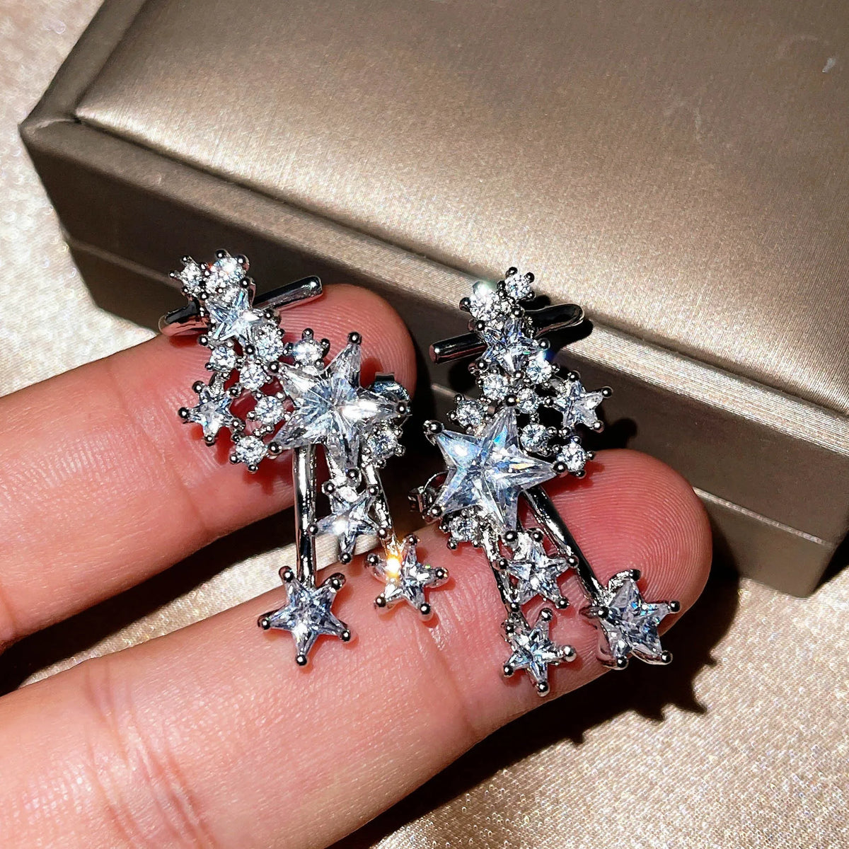Foydjew 2022 New Design Five-pointed Star 925 Silver Needle Earrings Shiny AAA Zircon Clip Earring Ear Accessories For Women