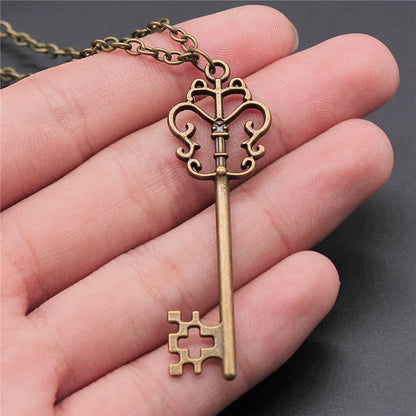 Vintage Big Key Pendant Long Chain Necklace For Women Girl Birthday Gift Enter University Gift Costume Jewellery Necklace