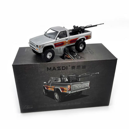 MASSDI 1:64 Toyota Hilux 1995 Single Cab 4WD Alloy Car Model