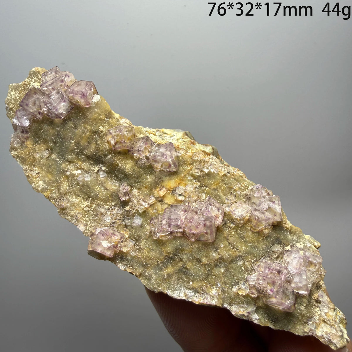 Hot Sale Natural UV Fluorescent Fluorite Cluster Inner Mongolia Cubic Crystal Mineral Specimen Healing Collection Decor A2-2-11