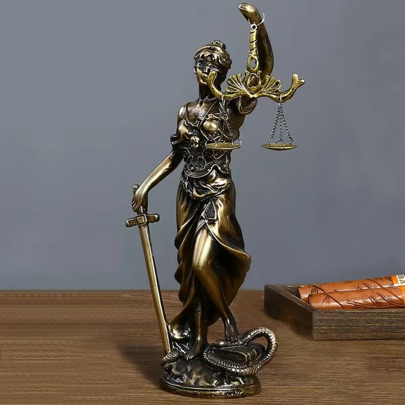 Creative Retro Round bottom Justice Goddess Statue Lawyer Office Ornament Gifts Home Living room Sculpture Desk Decor